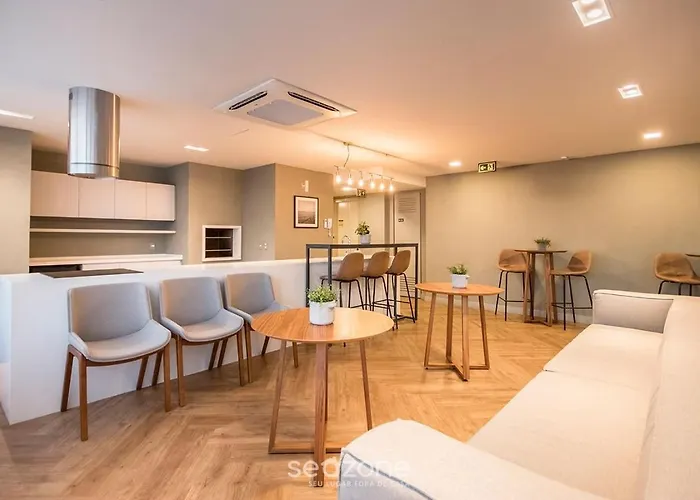 Estudio Em Predio Com Piscina Em - Jre Apartamento Porto Alegre