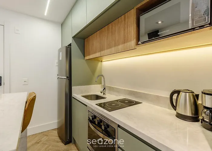 Estudio Em Predio Com Piscina Em - Jre * Porto Alegre